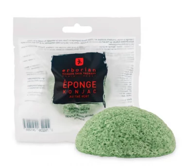 Нежный спонжик-эксфолиант с зеленым чаем  Erborian Green Tea Konjac Sponge