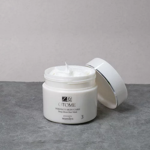 Macкa для глубокого восстановления волос Perfect Skin Care Deep Moist Hair Mask "OTOME" 190 г